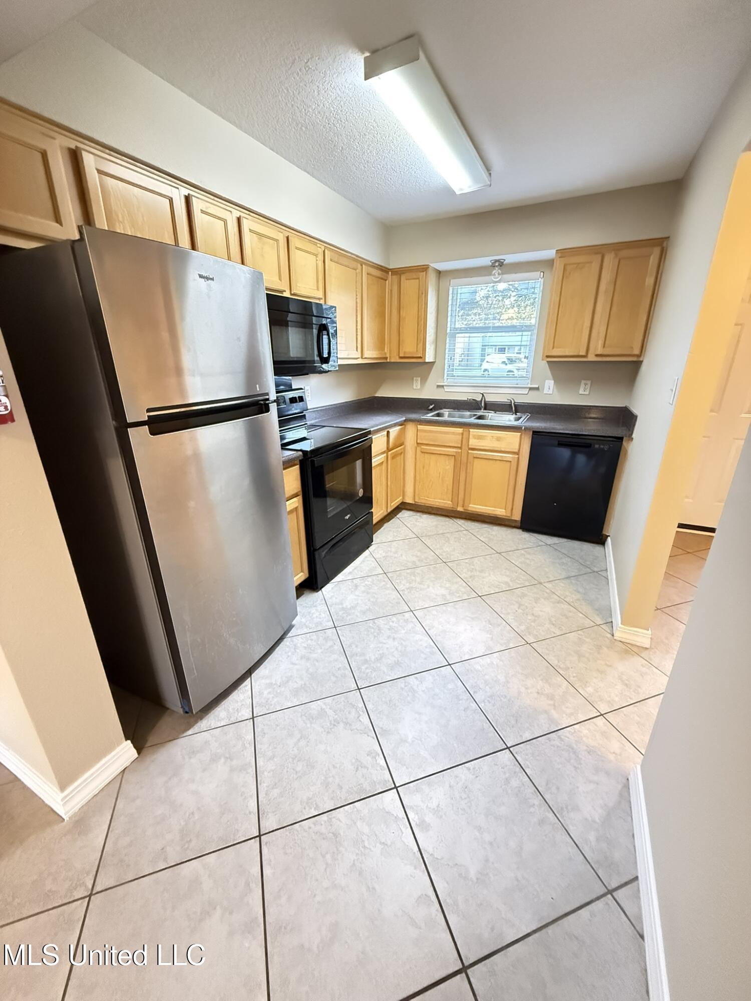 1625 Martin Bluff Road, Unit 24 Gautier, MS 39553 - Photo 5 of 22 IMG_8395