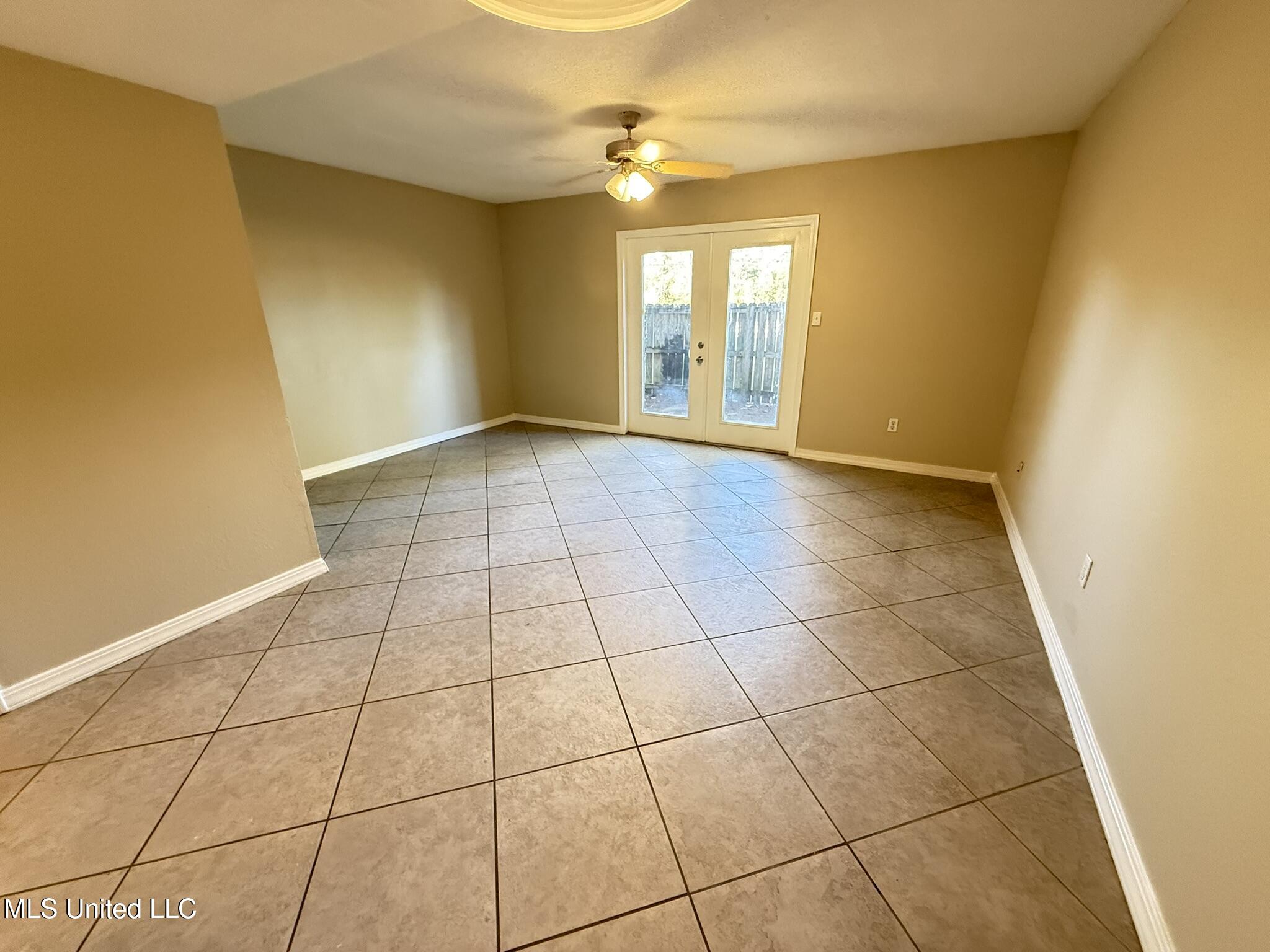 1625 Martin Bluff Road, Unit 24 Gautier, MS 39553 - Photo 10 of 22 IMG_8400