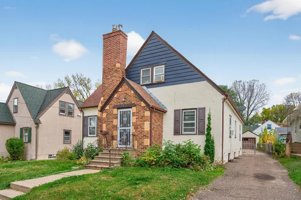 $380,000 | 242 Annapolis Street West, West St. Paul, MN 55118