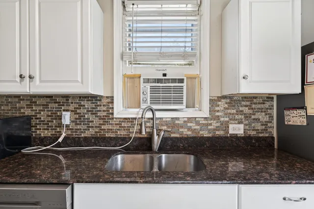 $400,000 | 242 Annapolis Street West, West St. Paul, MN 55118