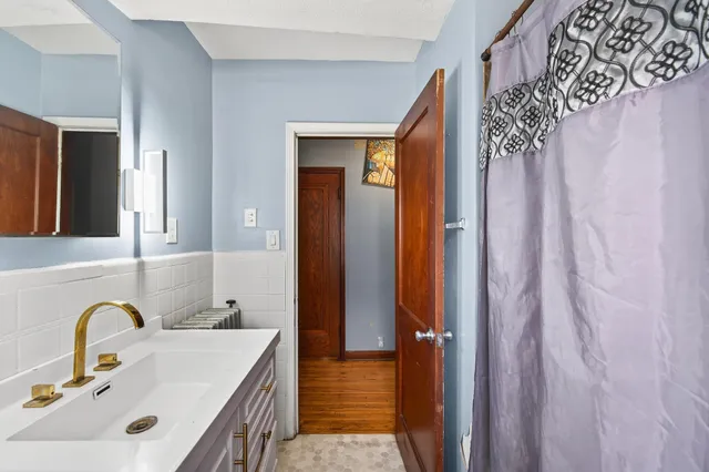 $400,000 | 242 Annapolis Street West, West St. Paul, MN 55118