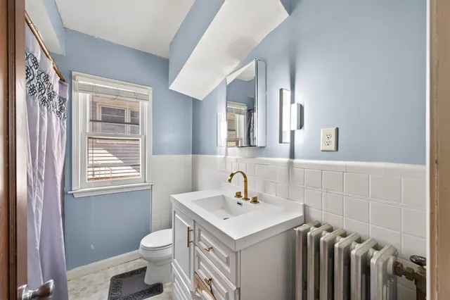 $400,000 | 242 Annapolis Street West, West St. Paul, MN 55118