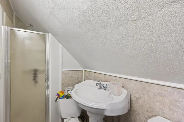 $400,000 | 242 Annapolis Street West, West St. Paul, MN 55118