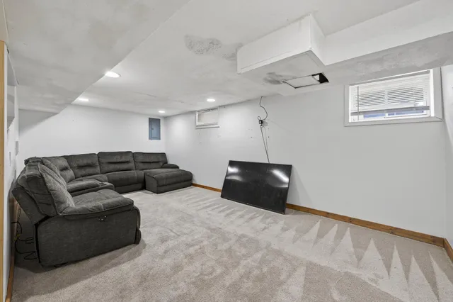 $400,000 | 242 Annapolis Street West, West St. Paul, MN 55118