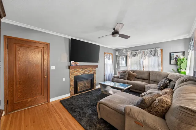 $400,000 | 242 Annapolis Street West, West St. Paul, MN 55118