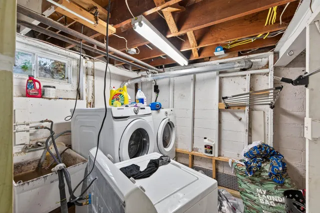 $400,000 | 242 Annapolis Street West, West St. Paul, MN 55118