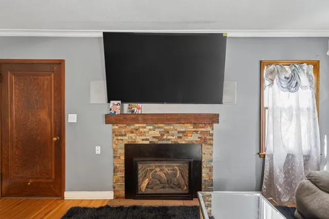 $400,000 | 242 Annapolis Street West, West St. Paul, MN 55118