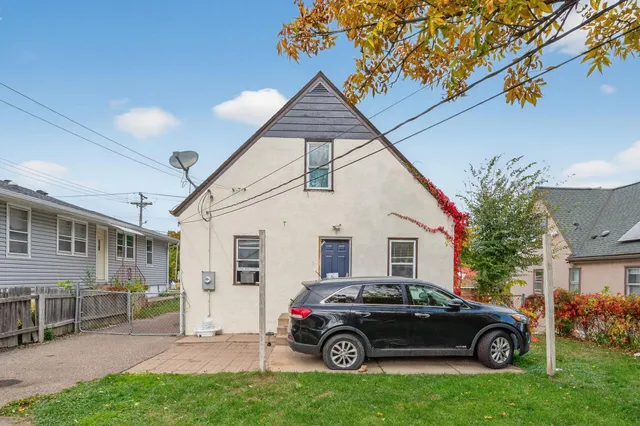 $400,000 | 242 Annapolis Street West, West St. Paul, MN 55118