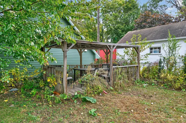 $400,000 | 242 Annapolis Street West, West St. Paul, MN 55118