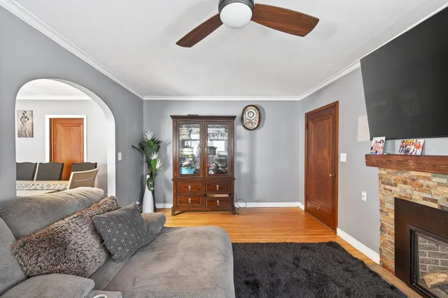 $400,000 | 242 Annapolis Street West, West St. Paul, MN 55118