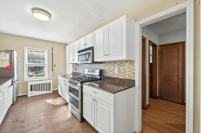 $400,000 | 242 Annapolis Street West, West St. Paul, MN 55118