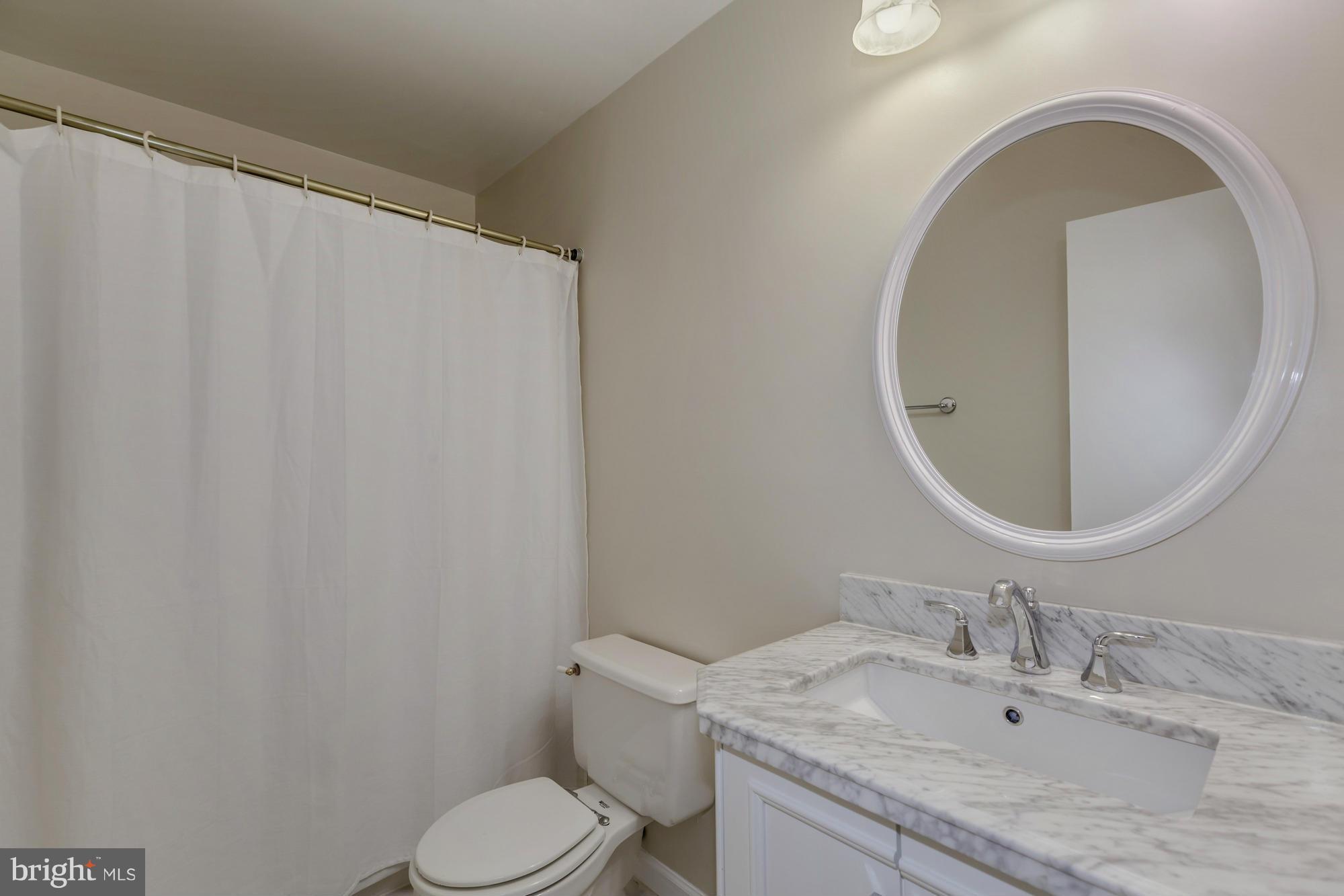 11923 Sentinel Point Court Reston, VA 20191 - Photo 19 of 30 Hall Bath