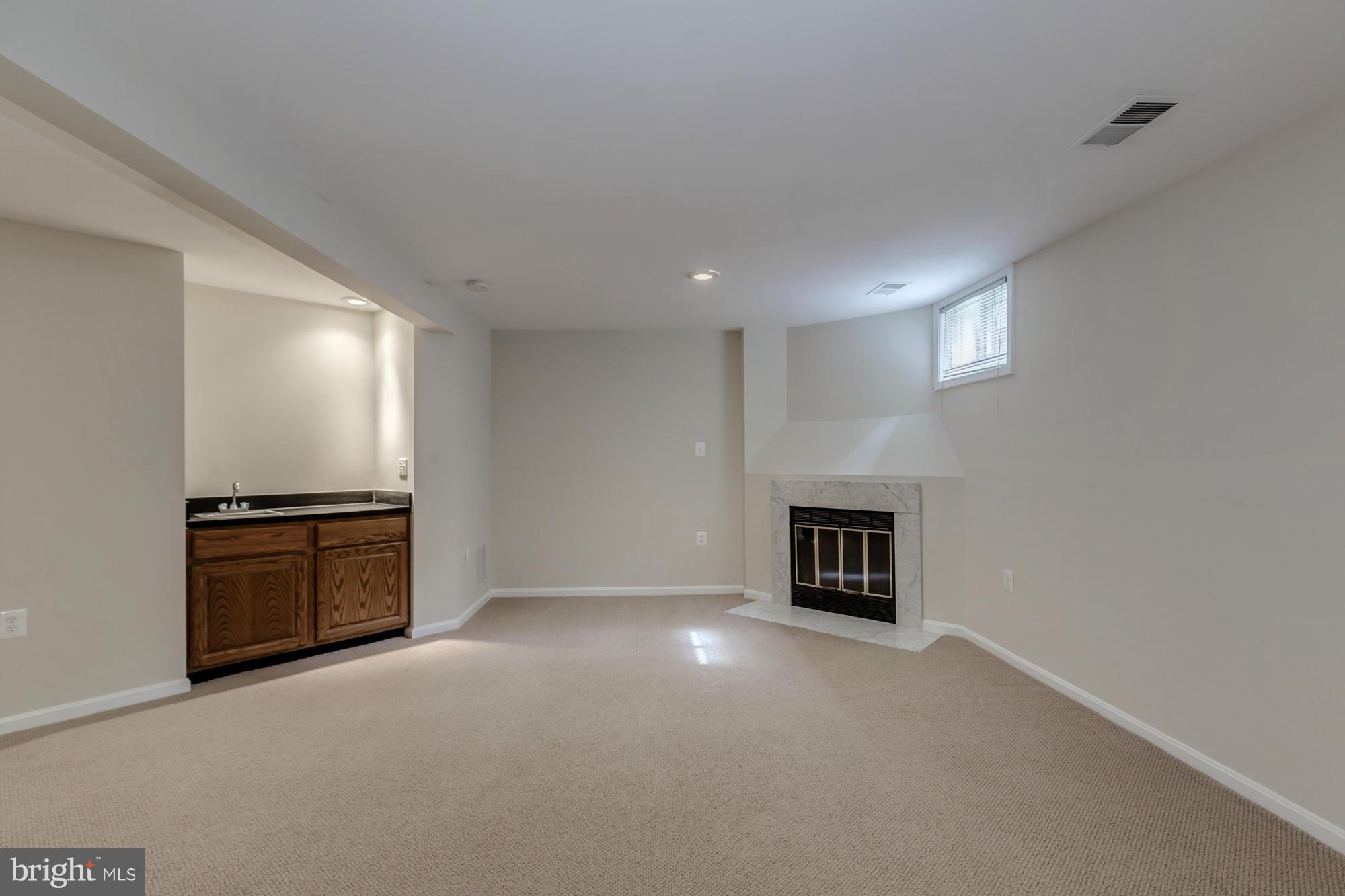 11923 Sentinel Point Court Reston, VA 20191 - Photo 22 of 30 Recreation Room w/ Wet Bar