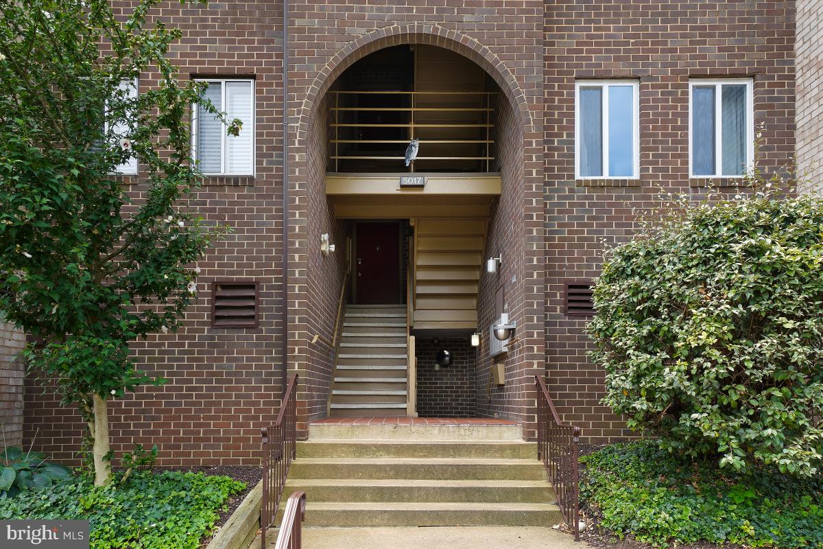 5017 7th Road South, Unit 301 Arlington, VA 22204 - Photo 3 of 30
