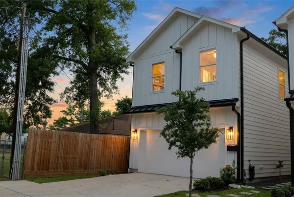 $3,299 | 4714 Fisk Street, Houston, TX 77009