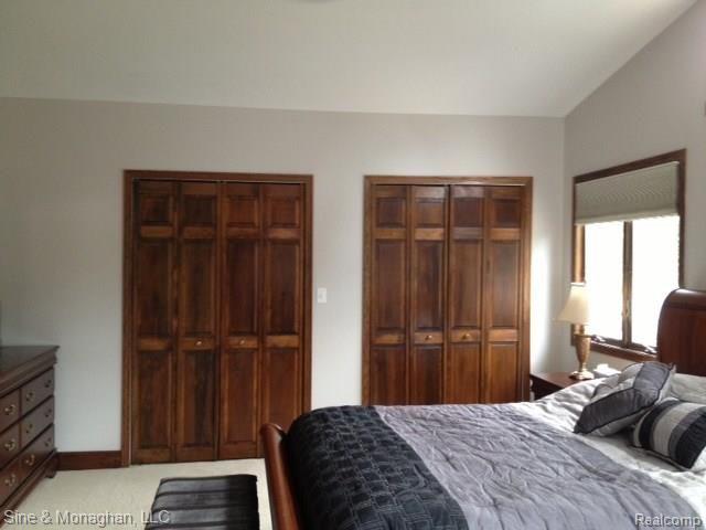 1512 Roslyn Road Grosse Pointe, MI 48236 - Photo 12 of 28 photo-25.jpg