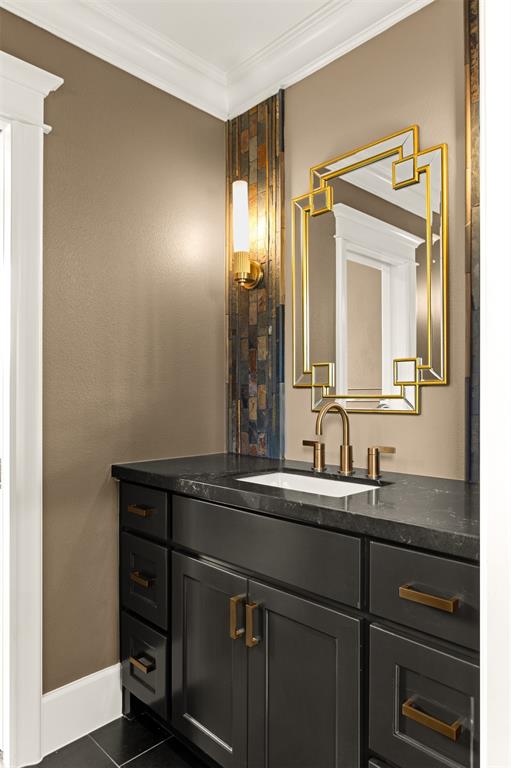 5230 Homer Street Dallas, TX 75206 - Photo 18 of 39 a bathroom with a sink and a mirror