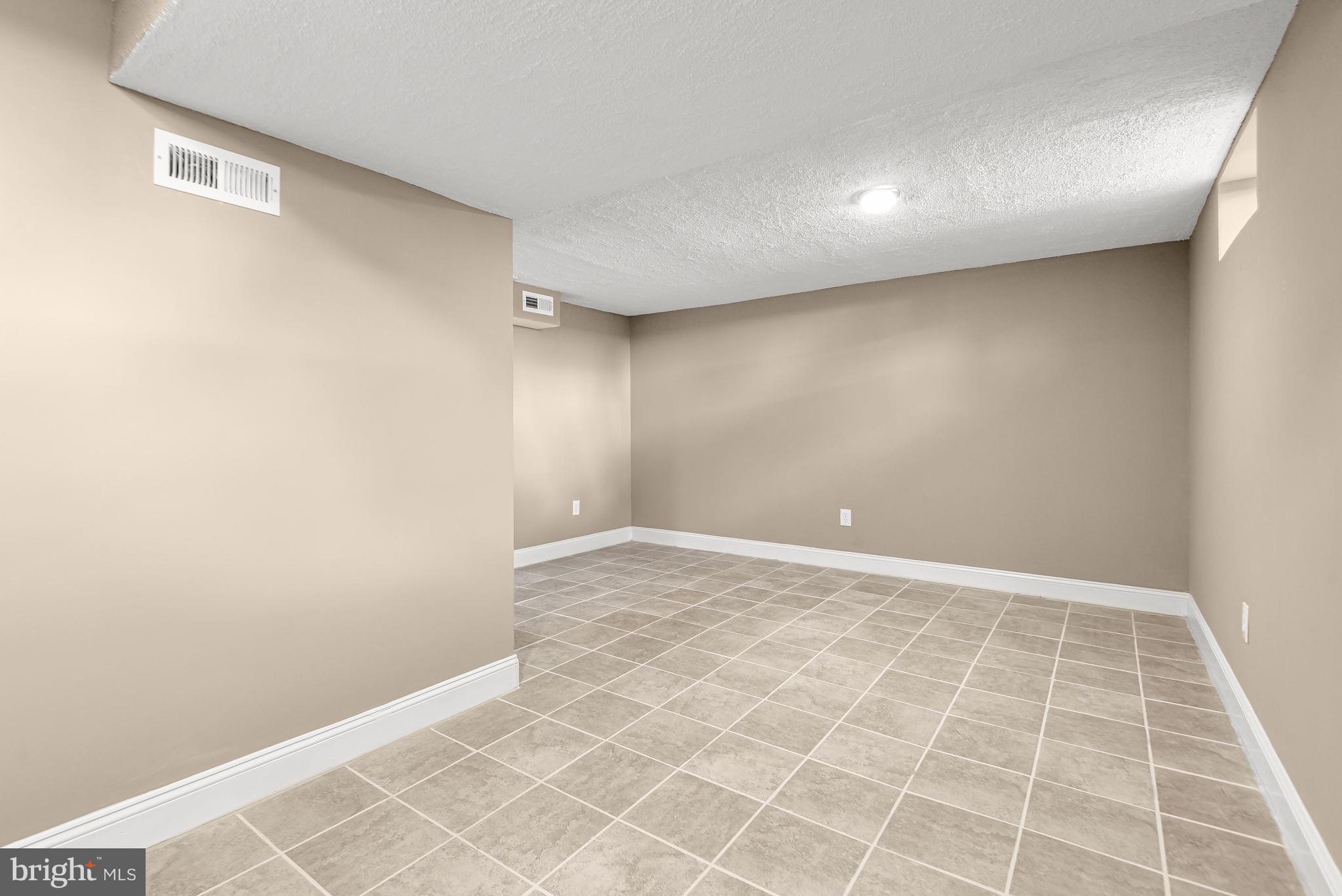 11813 Goodloe Road Silver Spring, MD 20906 - Photo 20 of 34 Bedroom