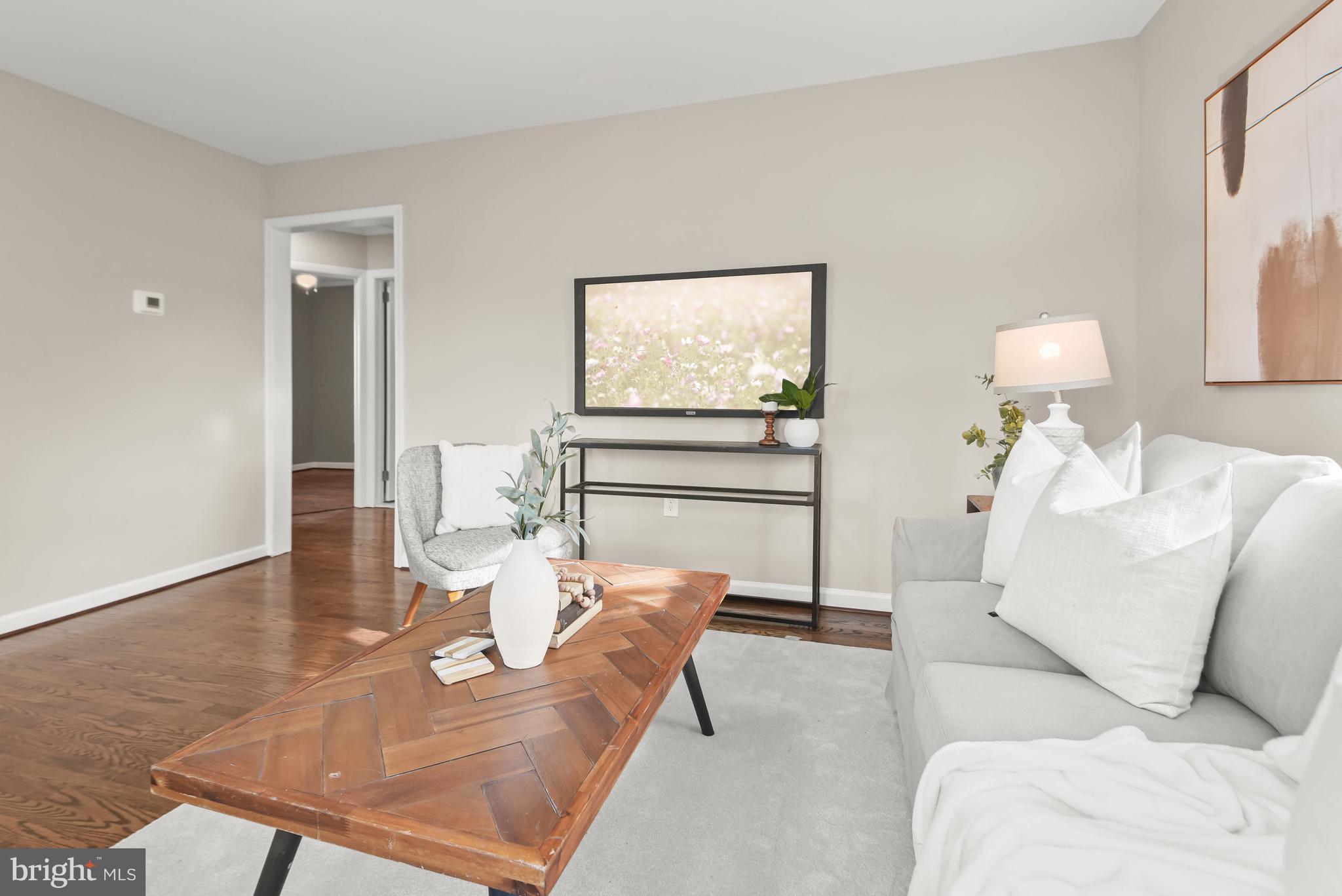 11813 Goodloe Road Silver Spring, MD 20906 - Photo 7 of 34 Living Room | Hardwood Floors