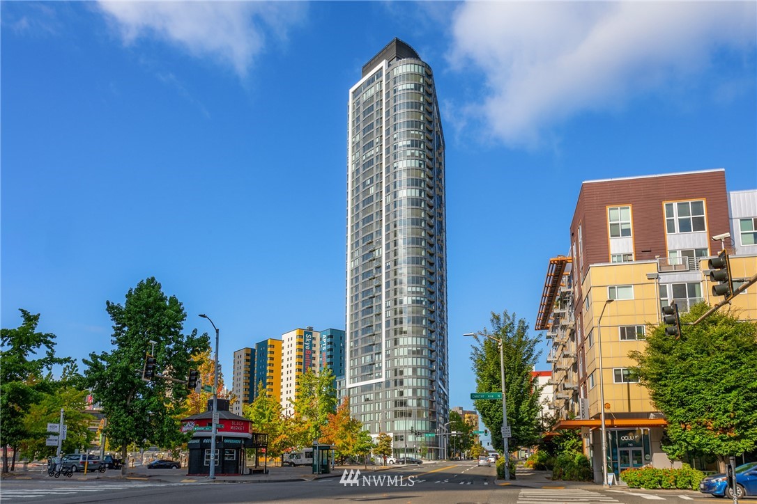 2510 6th Avenue, Unit 1409 Seattle, WA 98121 - Photo 2 of 35 a view of a city with tall buildings