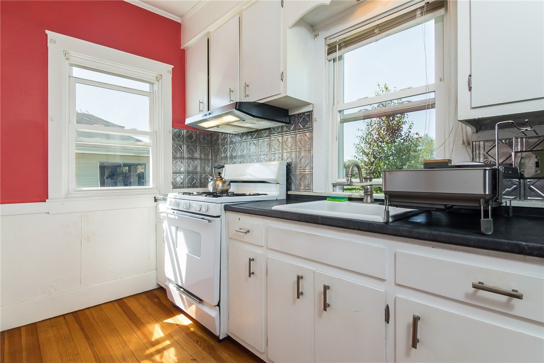 167 Bliss Road Middletown, RI 02842 - Photo 11 of 31 Kitchen