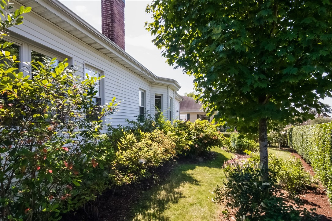 167 Bliss Road Middletown, RI 02842 - Photo 24 of 31 Kay Blvd side yard