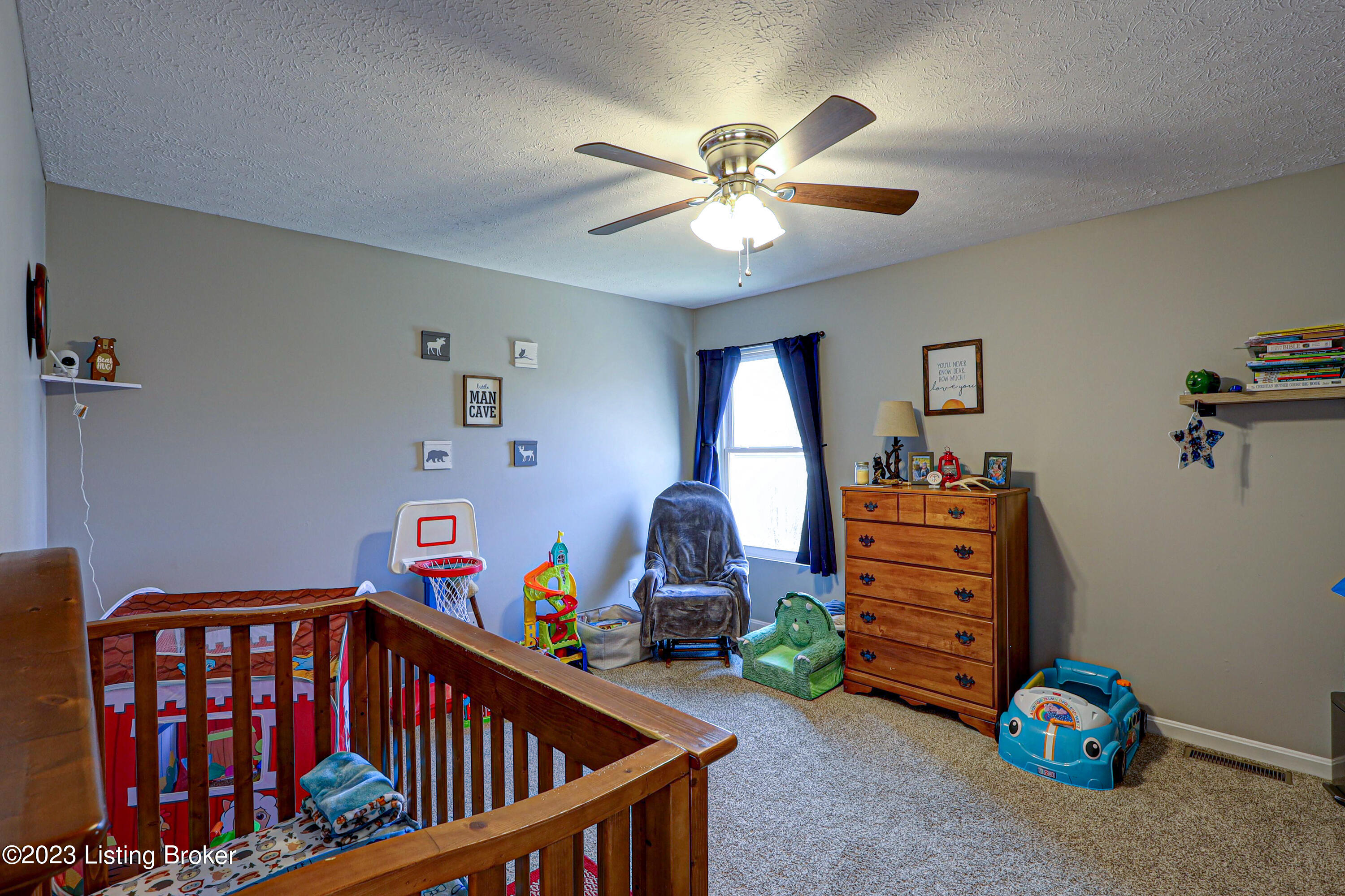 11104 Meadow Run Road Louisville, KY 40229 - Photo 22 of 39 Upstairs Bedroom 2