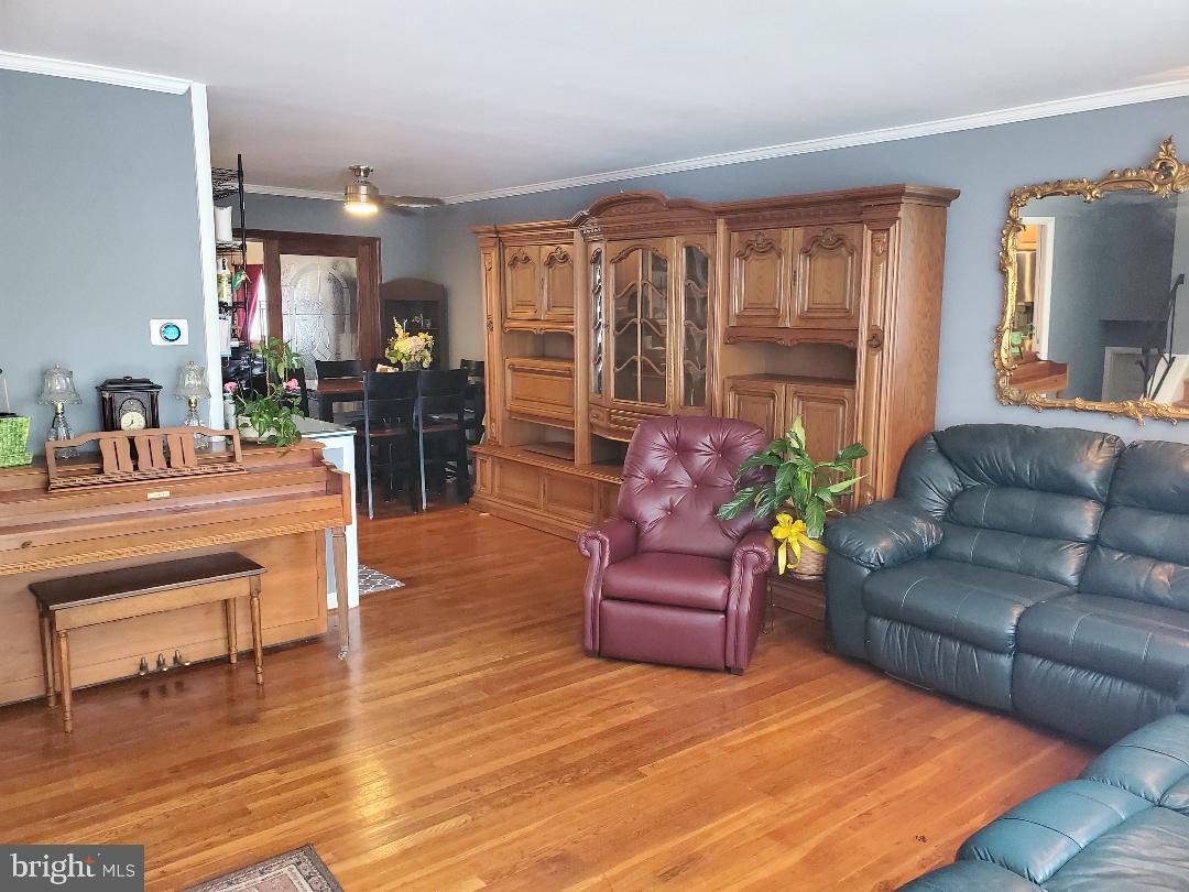 4115 Colie Drive Silver Spring, MD 20906 - Photo 2 of 32 Living Room