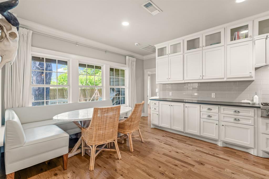 809 Edgefield Road Fort Worth, TX 76107 - Photo 19 of 32