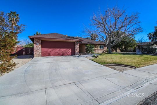 516 Randall Street Ridgecrest, CA 93555 - Photo 3 of 50 a view of a house with a yard