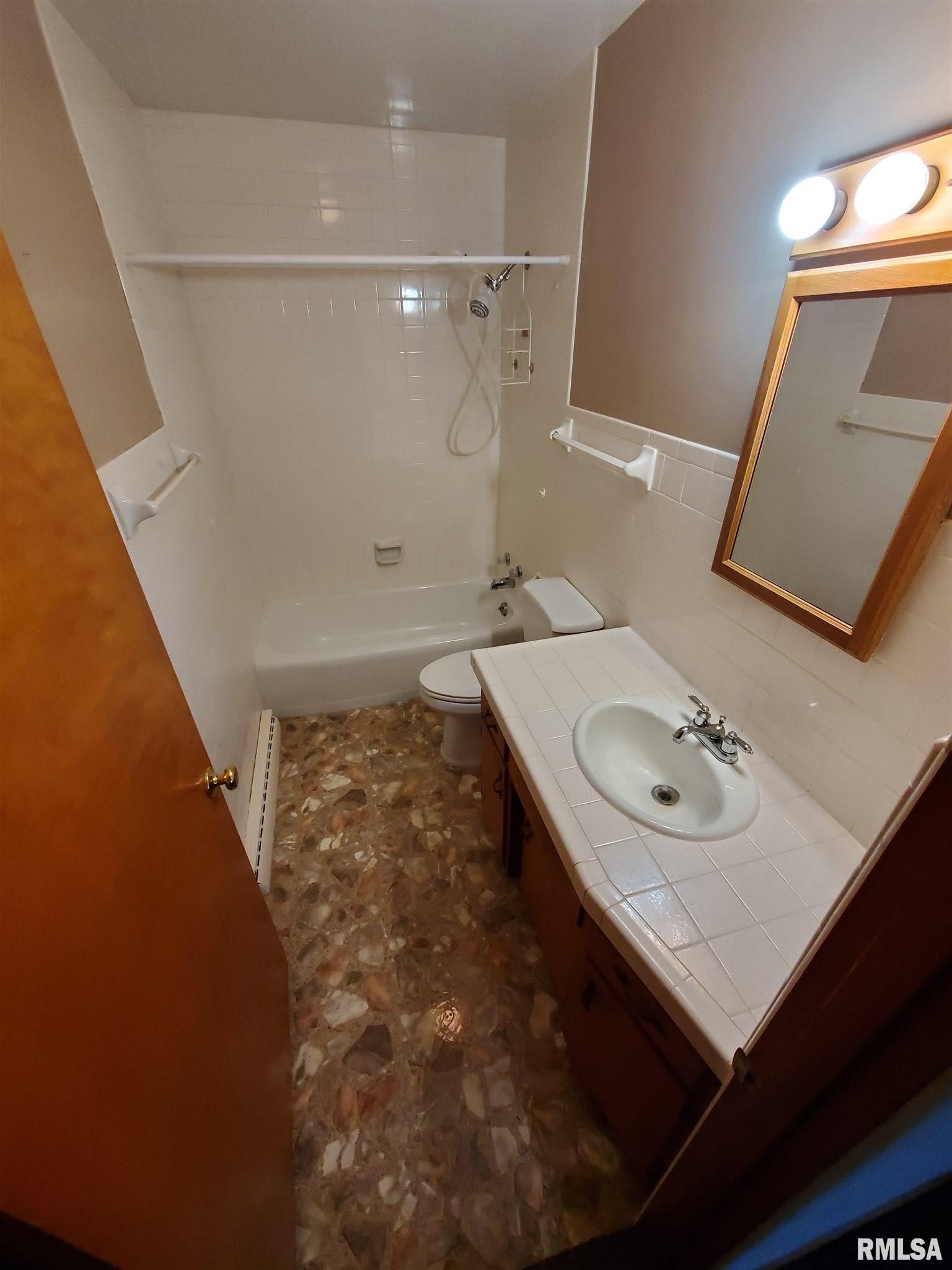 210 Country Club Road Centralia, IL 62801 - Photo 13 of 22 Gallery Image 13
