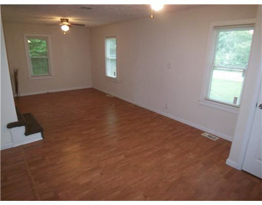 57503 Oakside Road Mishawaka, IN 46544 - Photo 3 of 11 Gallery Image 3