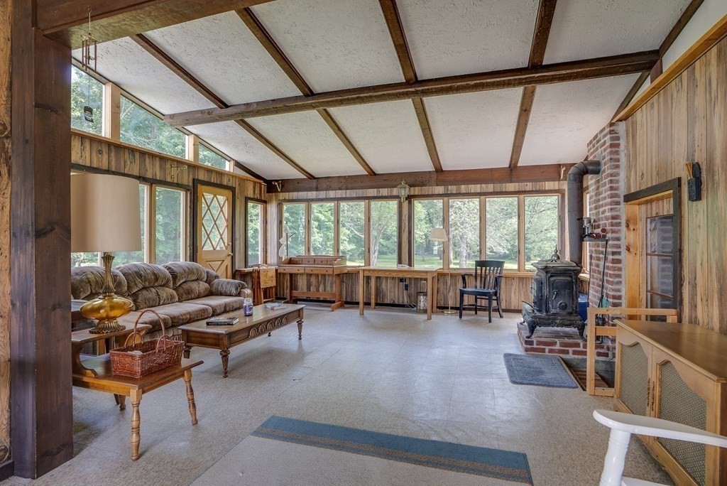 384 Concord Road Bedford, MA 01730 - Photo 3 of 34 Gallery Image 3