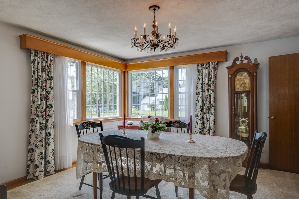 384 Concord Road Bedford, MA 01730 - Photo 7 of 34 Gallery Image 7