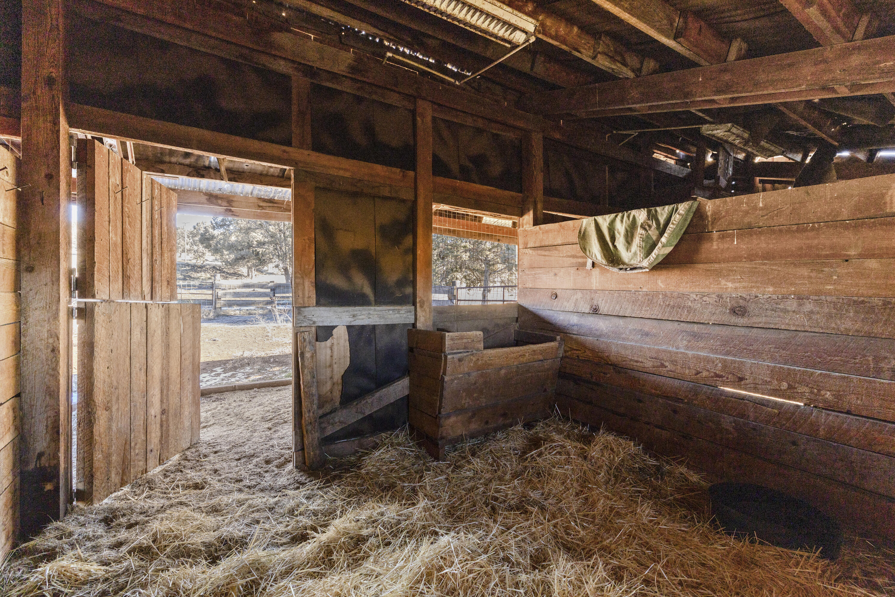 5415 Haskins Road Bonanza, OR 97623 - Photo 24 of 97 Stalls
