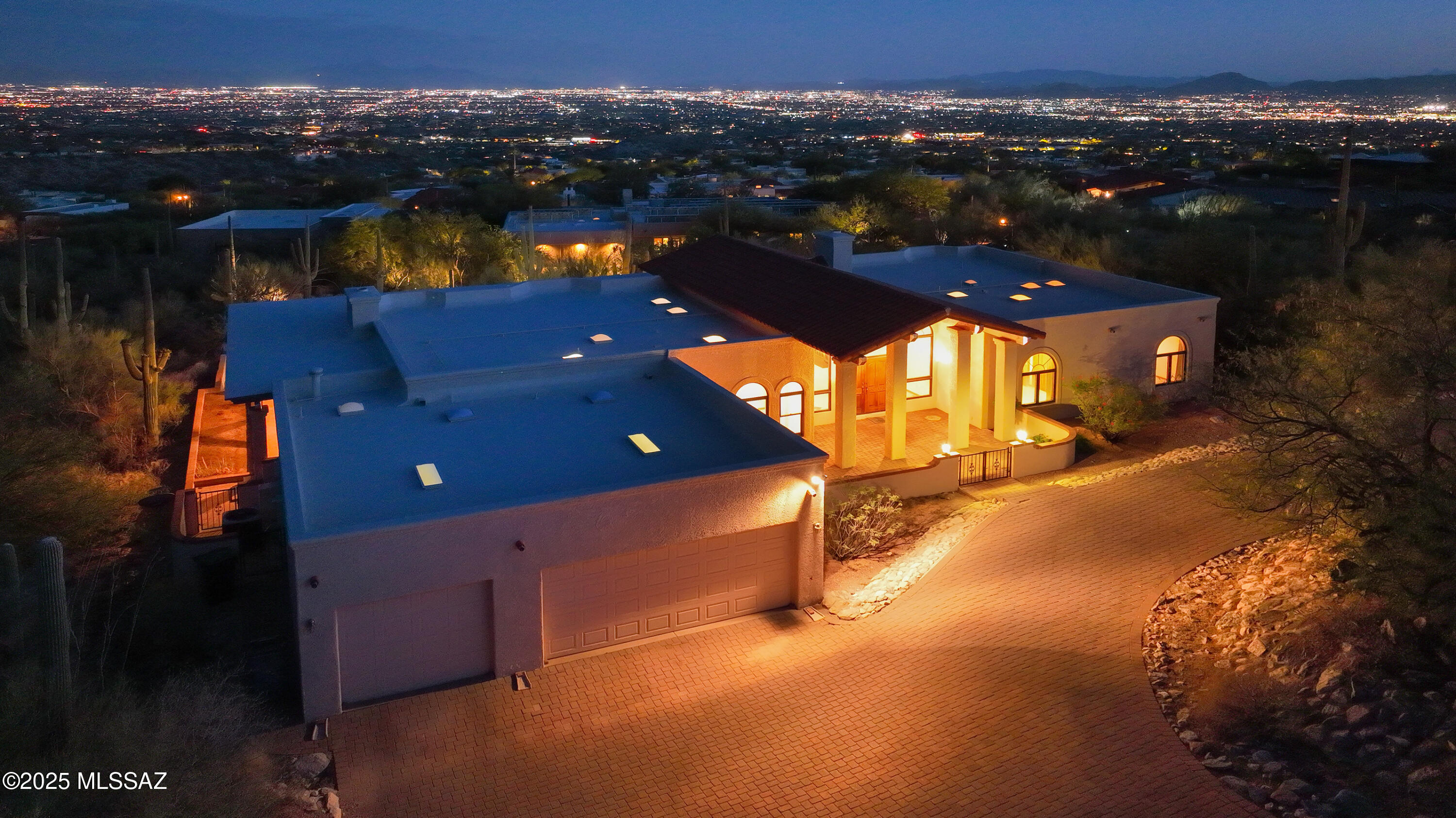 7400 North Cobblestone Road Tucson, AZ 85718 - Photo 3 of 47 Gallery Image 3