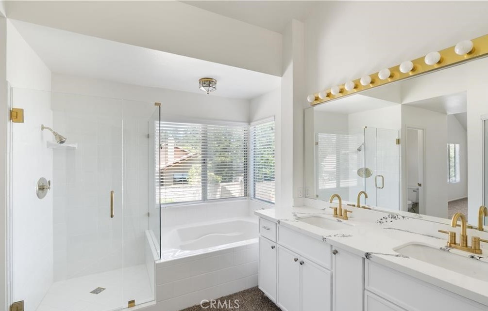21965 Jeffers Lane Saugus, CA 91350 - Photo 29 of 40 Master Bath