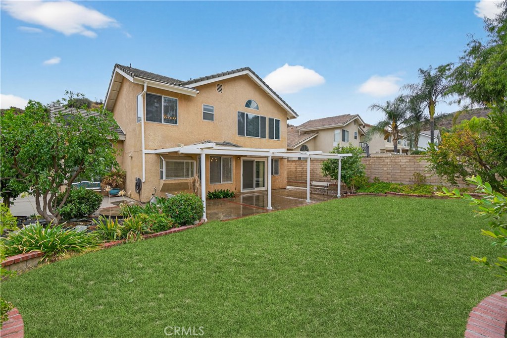 21965 Jeffers Lane Saugus, CA 91350 - Photo 33 of 40 Backyard