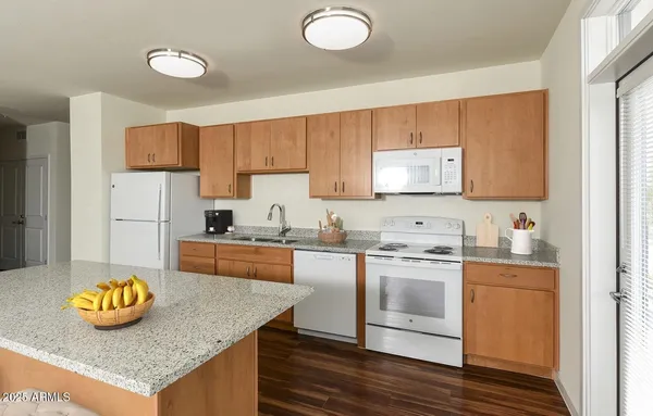 $1,642 | 16985 West Van Buren Street, Unit 3, Goodyear, AZ 85338
