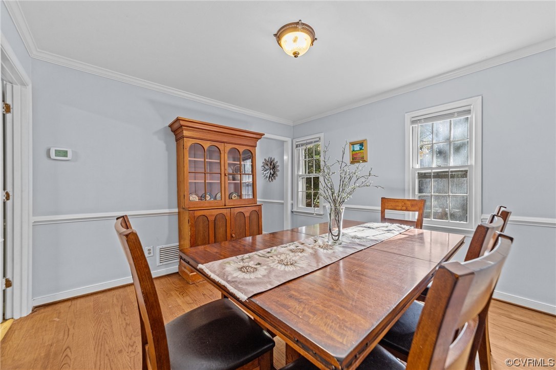 13206 Queensgate Road Midlothian, VA 23114 - Photo 22 of 42 a view of a dining room with furniture