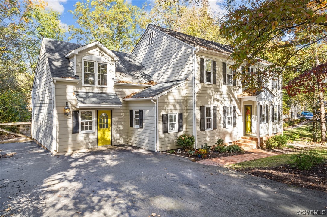 13206 Queensgate Road Midlothian, VA 23114 - Photo 3 of 42 a front view of a house
