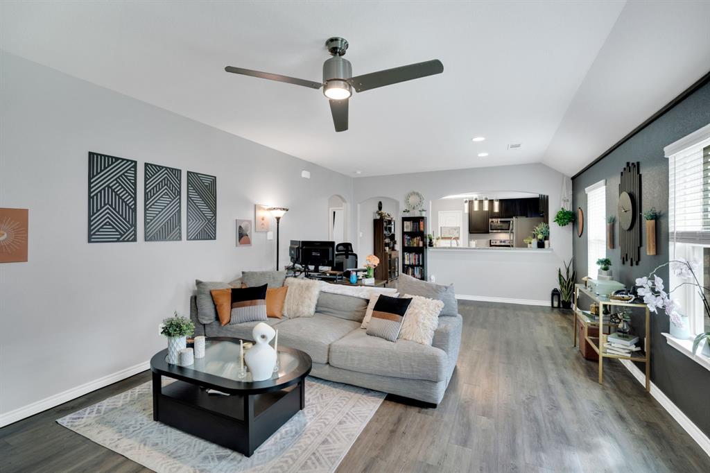3308 Robin Road Ennis, TX 75119 - Photo 16 of 25 Gallery Image 16