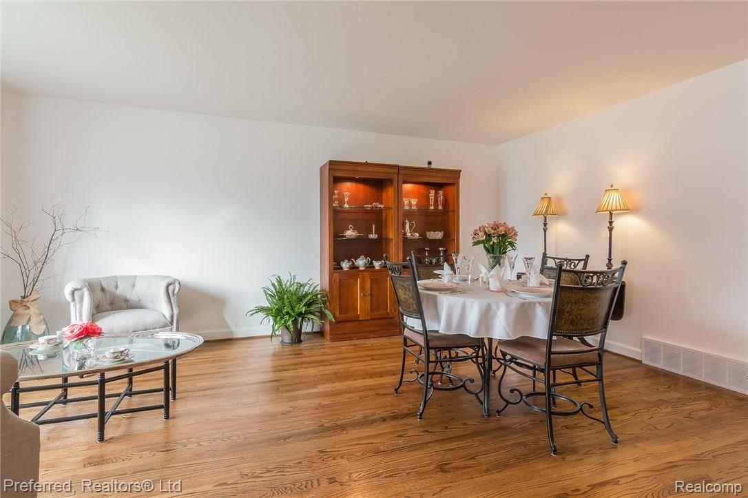 1656 Nantucket Road Plymouth, MI 48170 - Photo 9 of 41 007-3791154-medium.jpg