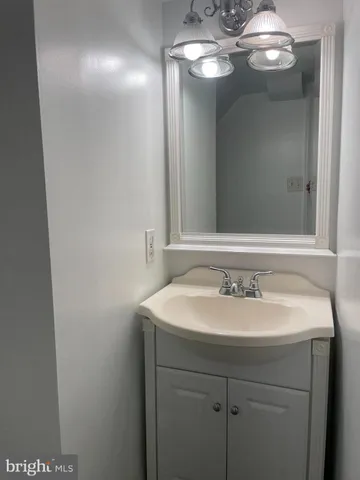 $3,000 | 2011 27th Street South, Arlington, VA 22206