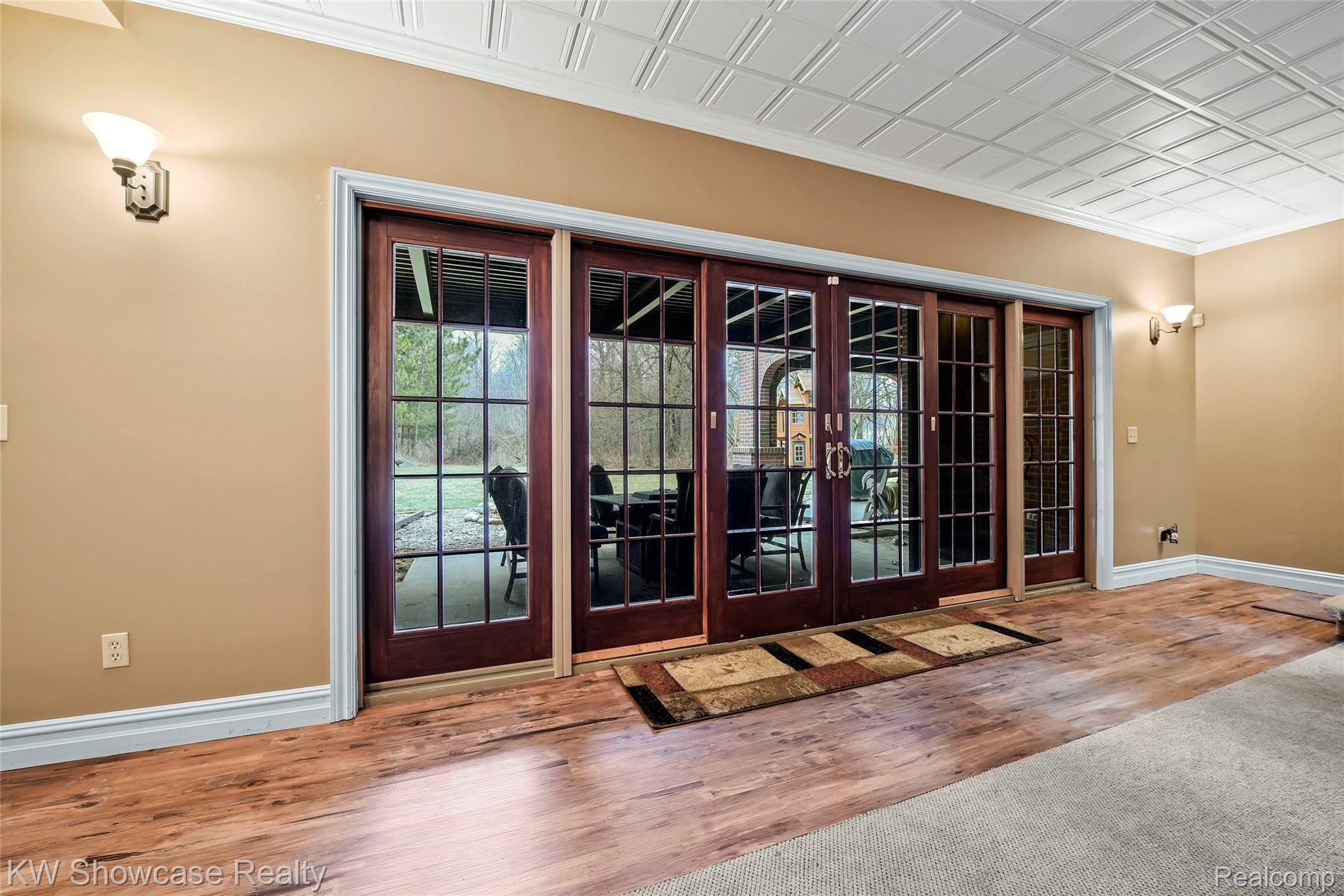 2828 Porter Road White Lake, MI 48383 - Photo 68 of 75 DSC_6070.jpg