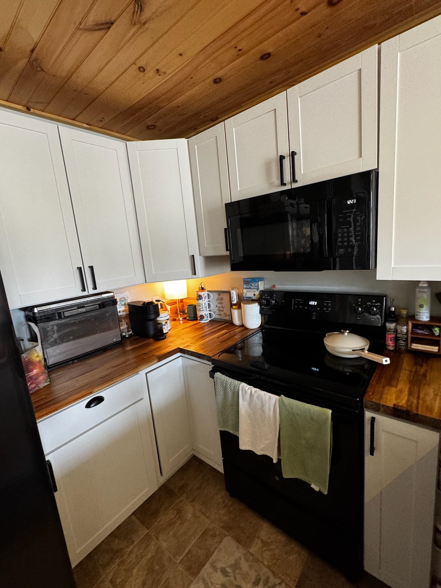 1330 Hunters Road, Unit L Harrisonburg, VA 22801 - Photo 4 of 12 Gallery Image 4