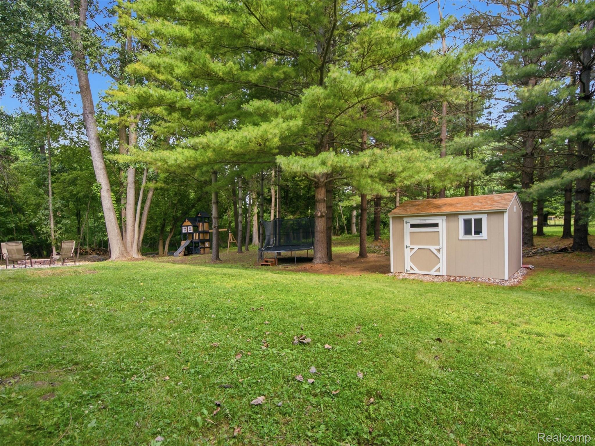 2258 South Long Lake Road Fenton, MI 48430 - Photo 36 of 40 38-DSC04450.jpg