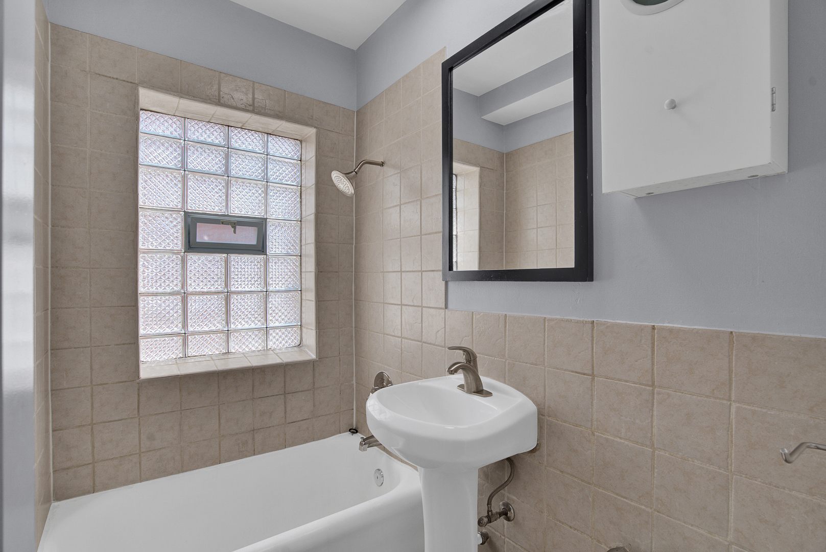 842 West Ainslie Street, Unit F2 Chicago, IL 60640 - Photo 11 of 18