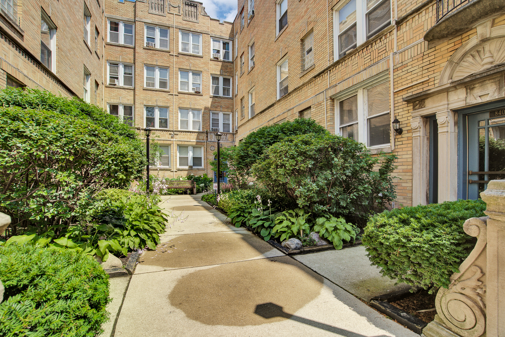 842 West Ainslie Street, Unit F2 Chicago, IL 60640 - Photo 4 of 18