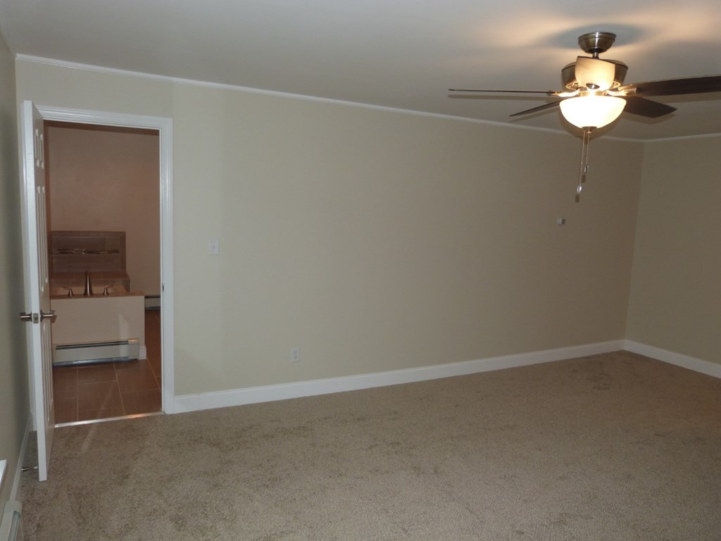 1463 Pittsburgh Road Franklin, PA 16323 - Photo 22 of 32 an empty room with a mirror